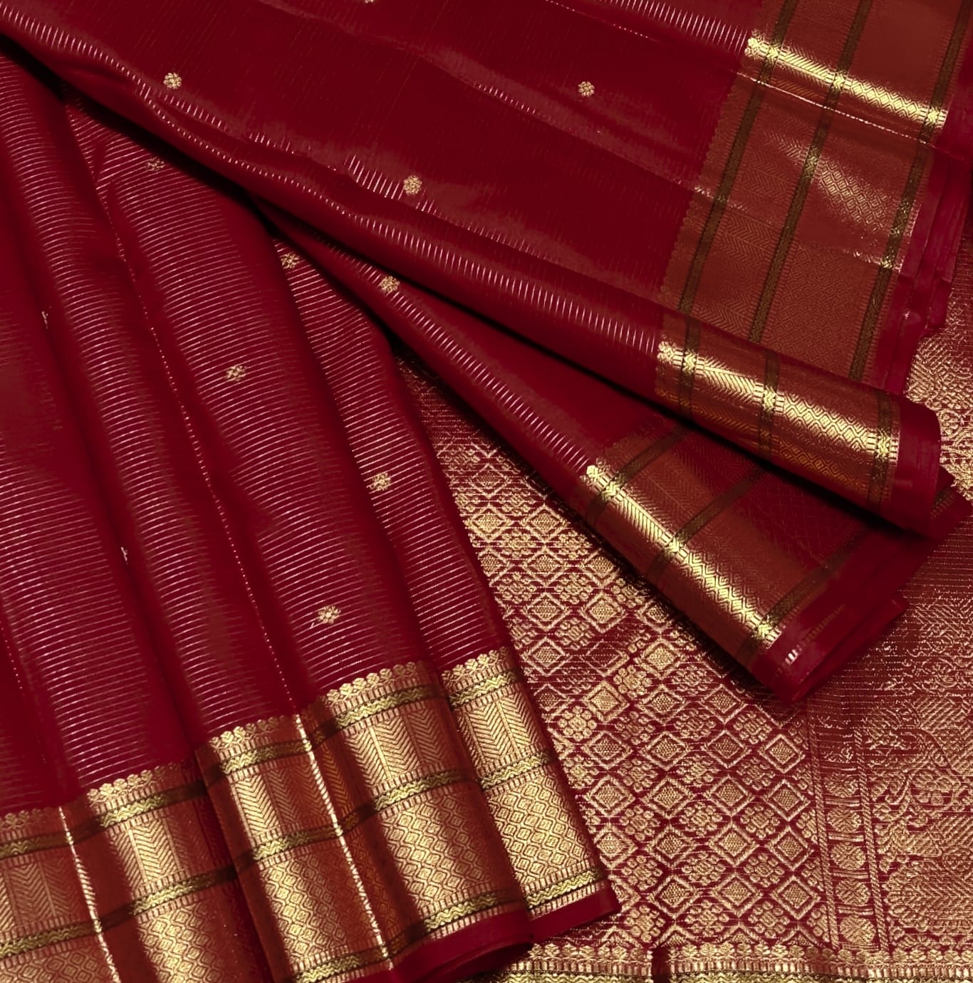 Crimson Red Handloom Kanchipuram Silk Bridal Saree with Floral Zari Buttas